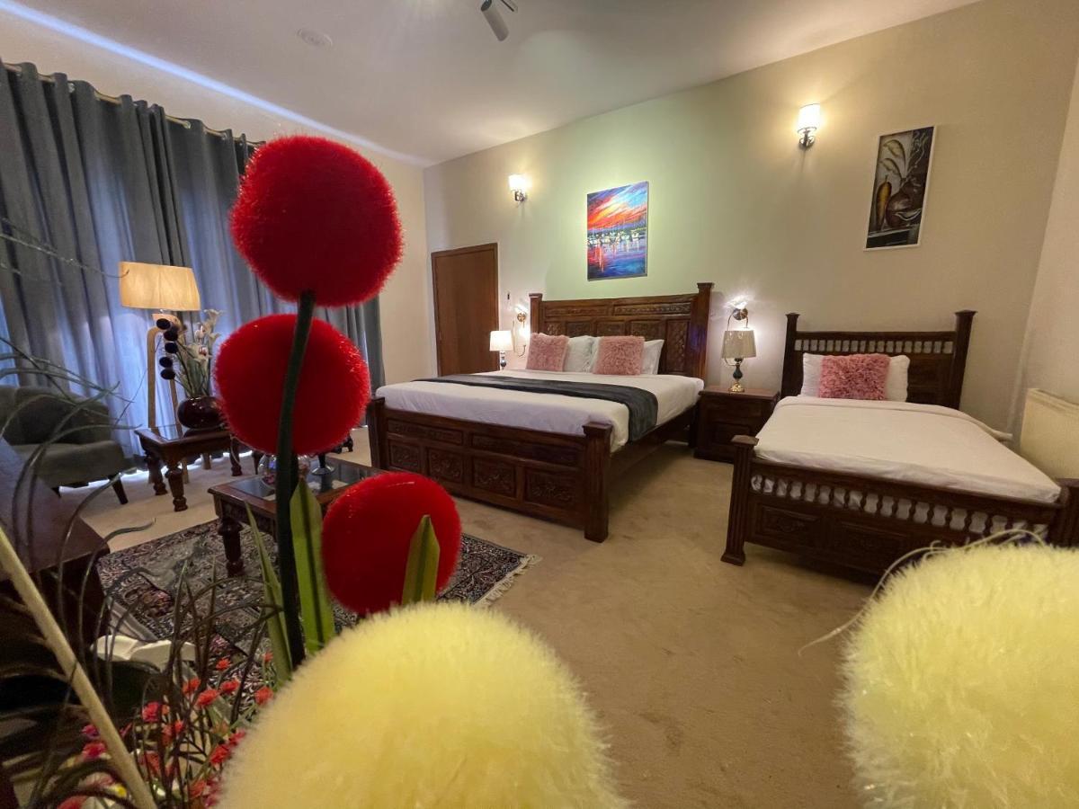Laca Sa Lodge Opp Canturus Mall 이슬라마바드 외부 사진