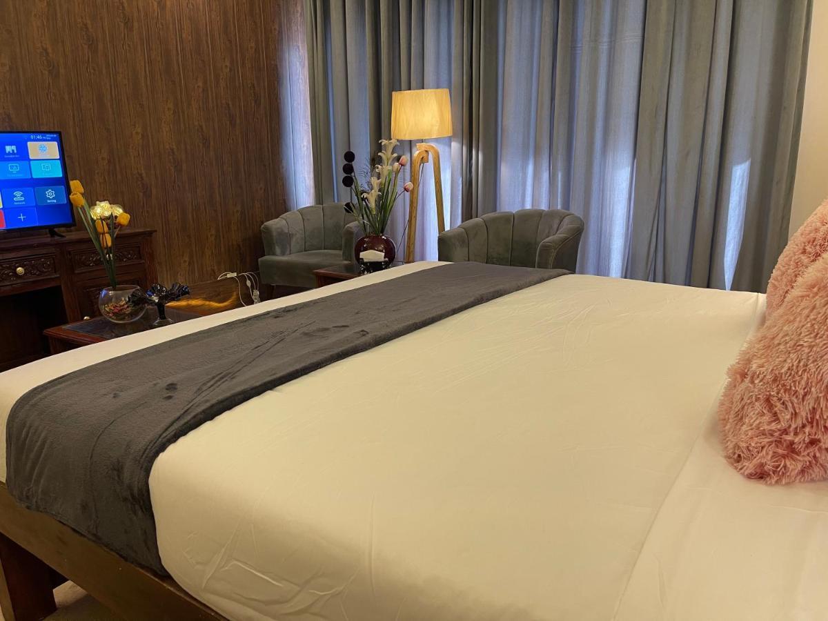 Laca Sa Lodge Opp Canturus Mall 이슬라마바드 외부 사진